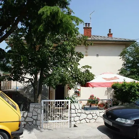 Studio 5483a Apartment *